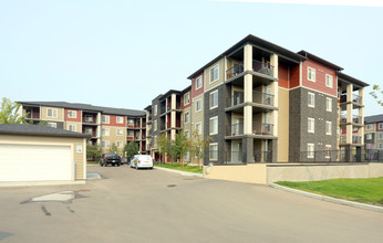 Creekwood Landing in Edmonton, AB - Building Photo - Primary Photo