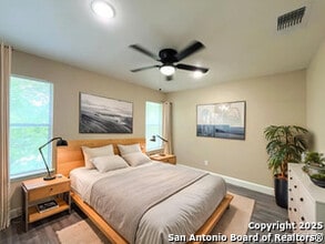 7571 Windsor Oaks in San Antonio, TX - Building Photo - Building Photo