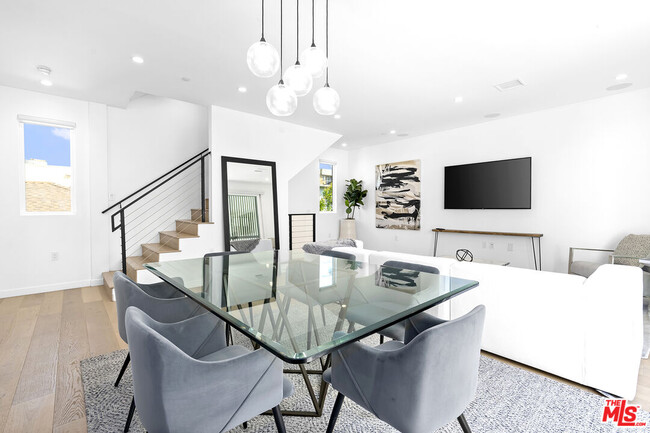 1230 N Sycamore Ave in Los Angeles, CA - Building Photo - Building Photo