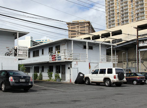 1693 Kalauokalani Way in Honolulu, HI - Building Photo - Building Photo