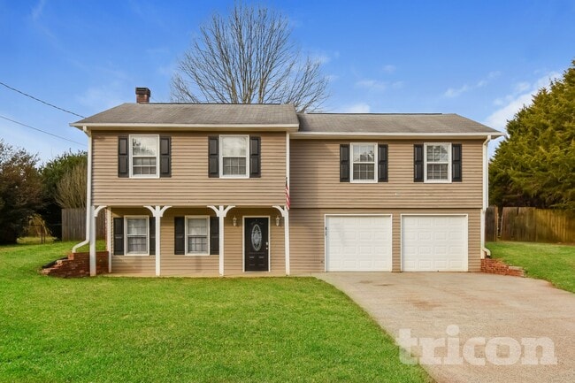 property at 414 Breezy Dr SW