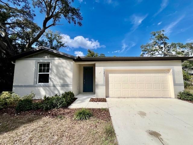 1251 McNeal Rd in Spring Hill, FL - Building Photo