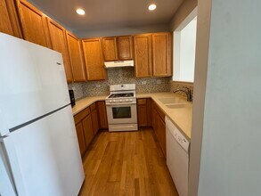 2554 Capitol Ave in Aurora, IL - Building Photo - Building Photo