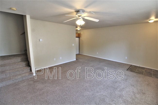 1031 E Iowa Ave in Nampa, ID - Building Photo - Building Photo