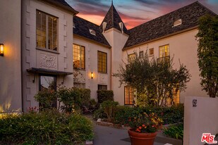 152 S Roxbury Dr in Beverly Hills, CA - Building Photo