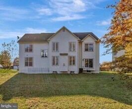 12902 Crickmore Trace in Bowie, MD - Building Photo - Building Photo