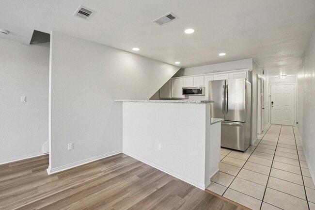 4021 Preferred Pl in Dallas, TX - Building Photo - Building Photo