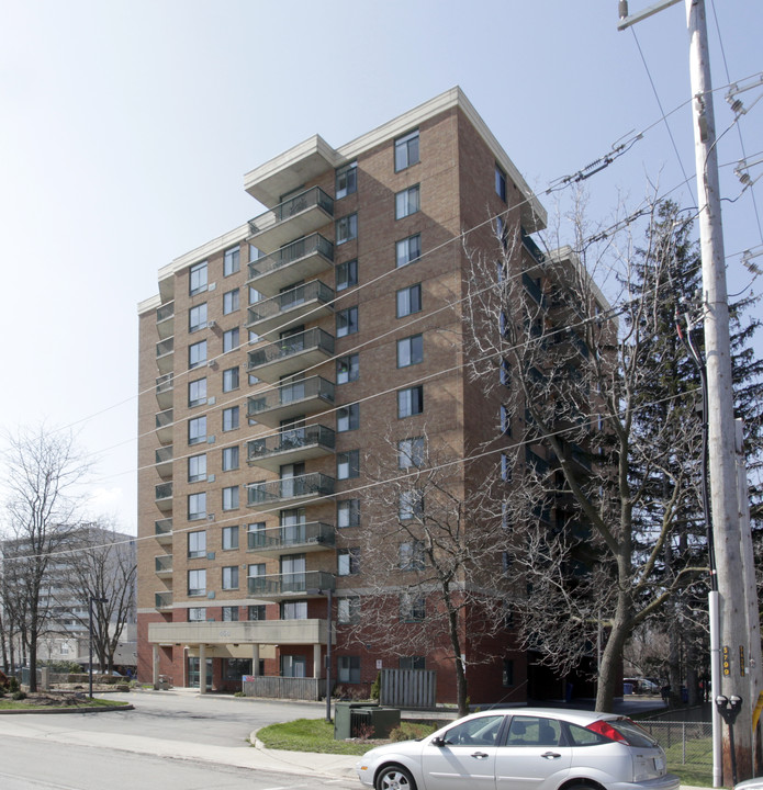 Stoa Co-Operative Homes in Burlington, ON - Building Photo