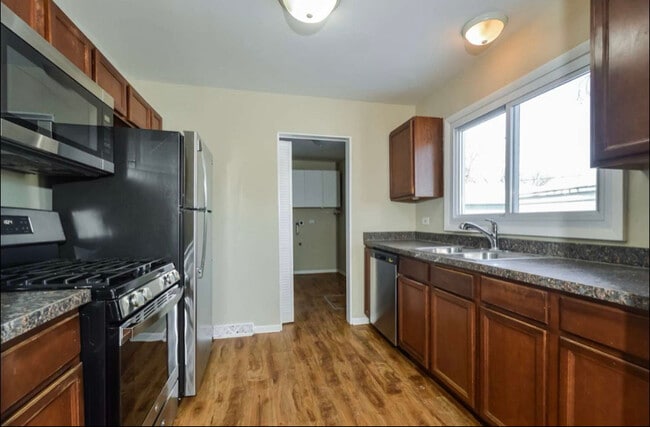 724 W James St in Villa Park, IL - Building Photo - Building Photo