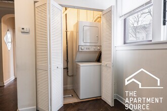 3321 N Lakewood Ave, Unit G in Chicago, IL - Building Photo - Building Photo