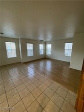 8929 Charles Thomas Ct in Las Vegas, NV - Building Photo - Building Photo