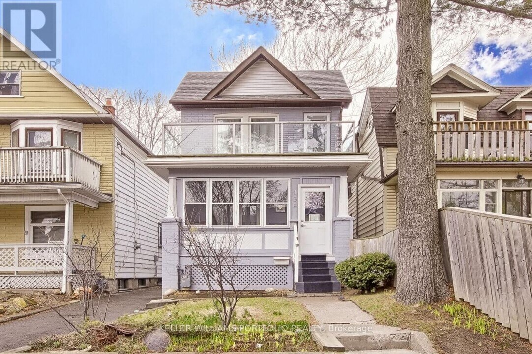 196 Ashdale Ave in Toronto, ON - Building Photo