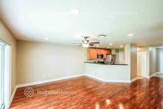 5902 Royal Way in Tamarac, FL - Building Photo - Building Photo