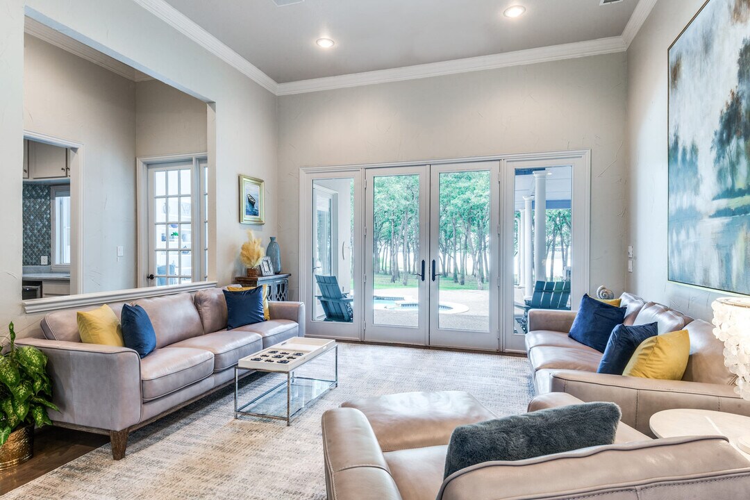 825 Carrie Ln in Lakewood Village, TX - Building Photo