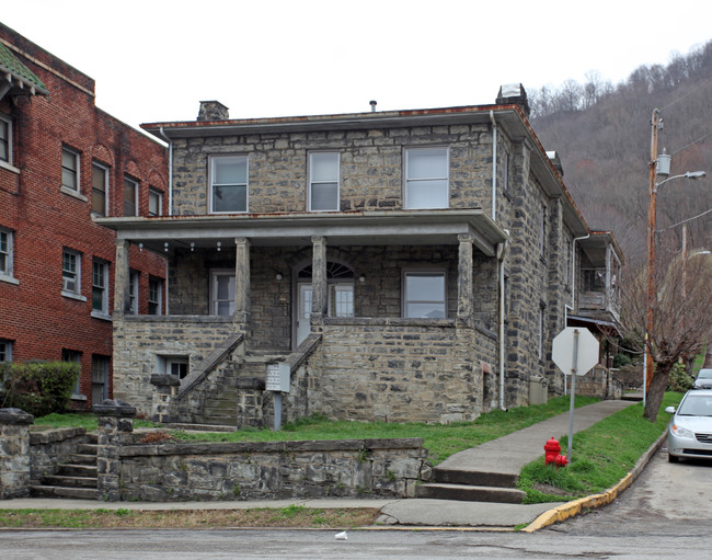 515 Dickinson St in Williamson, WV - Building Photo - Building Photo