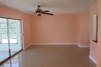 2025 Pine Ridge Dr in Clearwater, FL - Building Photo - Building Photo