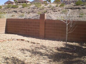 820 Binbrook Dr in Henderson, NV - Building Photo - Building Photo