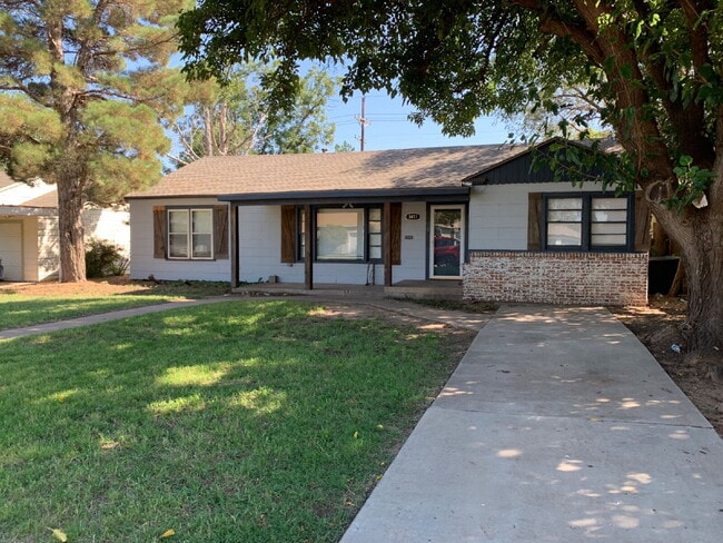 3411 28th St in Lubbock, TX - Building Photo - Building Photo