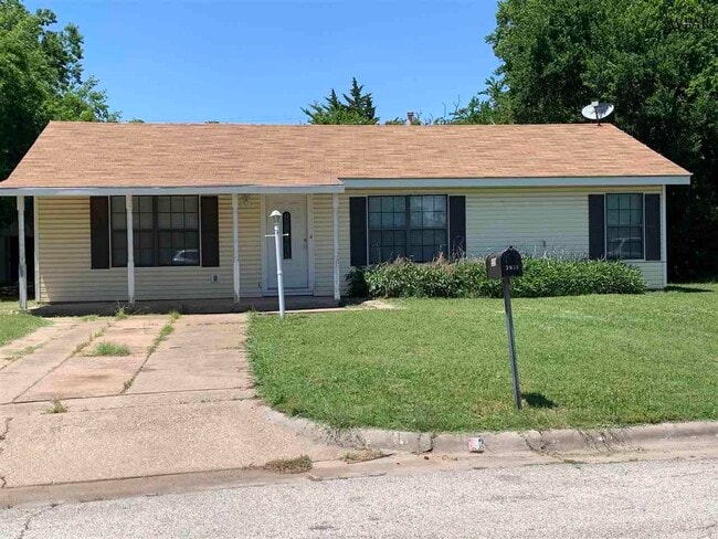 property at 2828 Newsom Cir