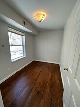 18 Beach St, Unit A in Sea Bright, NJ - Foto de edificio - Building Photo