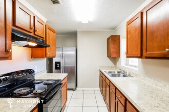6049 Cedar Hills Blvd in Jacksonville, FL - Building Photo - Building Photo