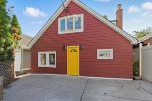 132A Raymond St in Rockville Centre, NY - Building Photo