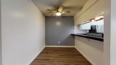 631 Blackshaw Ln in San Diego, CA - Building Photo - Building Photo