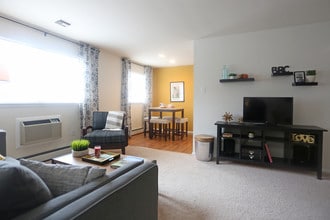 Goshen Manor in West Chester, PA - Foto de edificio - Interior Photo