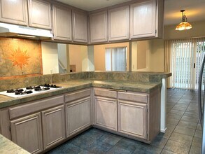 18316 1/2 Keswick St in Reseda, CA - Building Photo - Building Photo