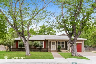 101 Wilmington Ave, Unit 145 in Waxahachie, TX - Building Photo