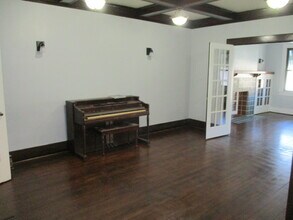 447 Merchant St, Unit 2nd Floor in Ambridge, PA - Foto de edificio - Building Photo