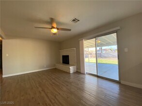 4765 E Mohave Ave in Las Vegas, NV - Building Photo - Building Photo