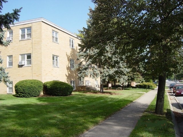 State Street in Champaign, IL - Building Photo