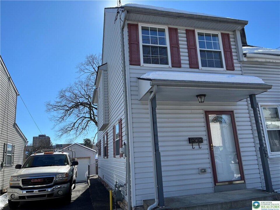 37 W Ettwein St in Bethlehem, PA - Foto de edificio