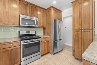 16402 Bryant St in Los Angeles, CA - Building Photo - Building Photo