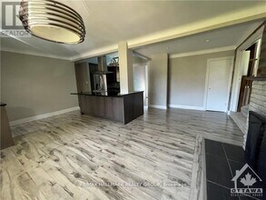 38 Capilano Dr in Ottawa, ON - Building Photo - Building Photo