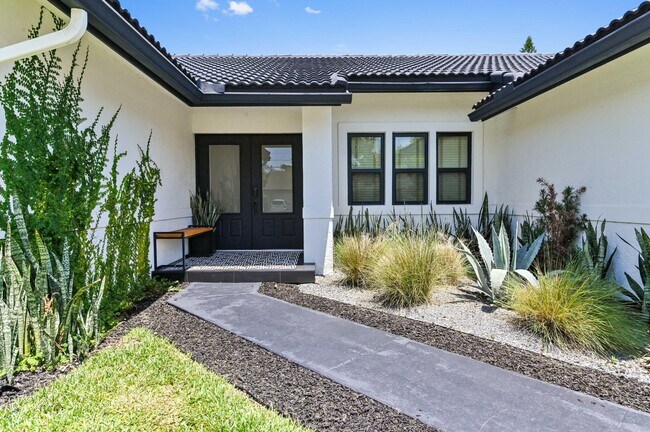 7534 Texas Trail in Boca Raton, FL - Building Photo - Building Photo