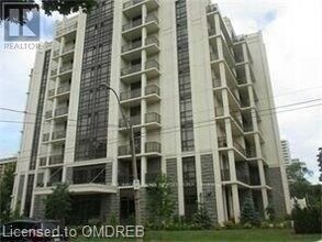 90 Charlton Ave W in Hamilton, ON - Building Photo - Building Photo