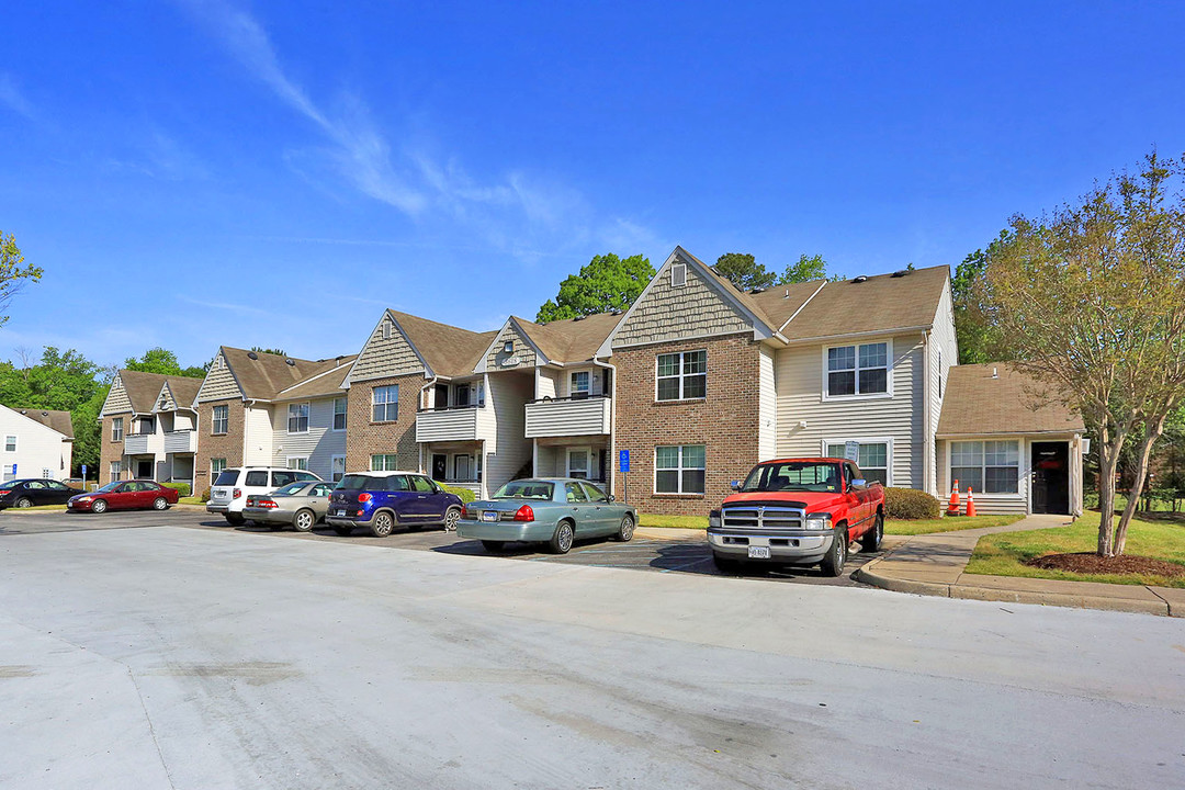 Arbour Reach Apartments in Portsmouth, VA - Foto de edificio