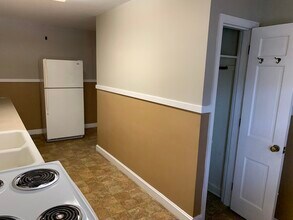 275 Marcy St-Unit -2L in Southbridge, MA - Building Photo - Building Photo