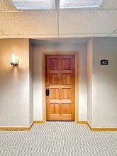 969 GreenView Ct in Rochester Hills, MI - Building Photo - Building Photo