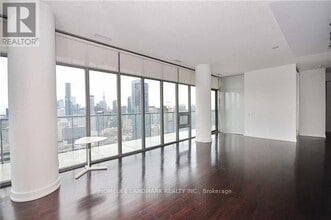 33-3033 Charles St E in Toronto, ON - Building Photo - Building Photo