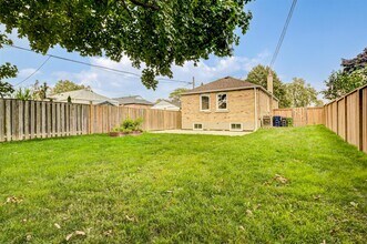 33 Mendip Cres in Toronto, ON - Building Photo - Building Photo