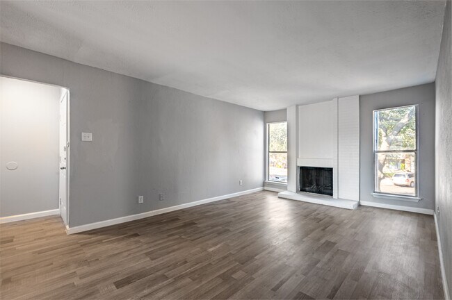 Windham Chase in Richardson, TX - Foto de edificio - Interior Photo