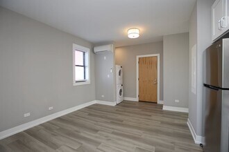 3942 N Janssen in Chicago, IL - Building Photo - Building Photo