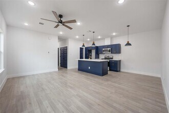 8221 Tower St in Houston, TX - Building Photo - Building Photo