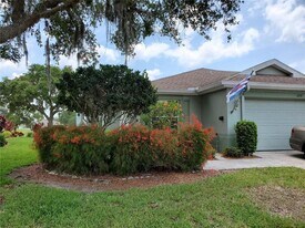 1237 Corinth Greens Dr in Sun City Center, FL - Building Photo