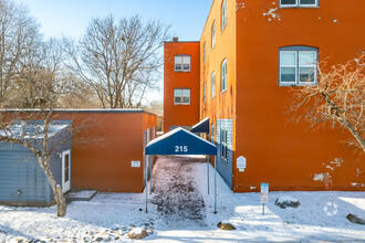 215 7th St NE in Minneapolis, MN - Building Photo - Building Photo