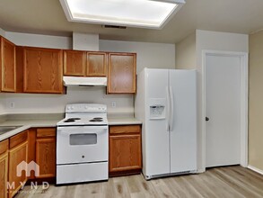 6327 Meandering Trail in Converse, TX - Building Photo - Building Photo