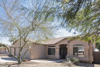 1211 E Winter Dr in Phoenix, AZ - Foto de edificio - Building Photo